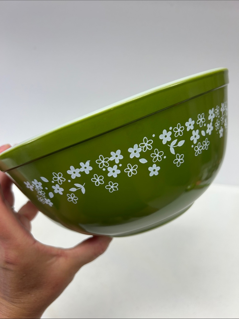Vintage 1970’s PYREX # 403  green “Spring Blossom Crazy Daisy “mixing bowl